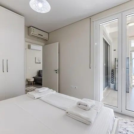 Апартаменты Blue Bay Sea View With Free Parking By Pikhost